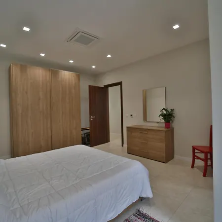 아파트 Owlet Palace 나두르